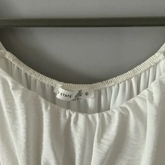 Elegant White Long Sleeve Romper - Picture 2 of 5